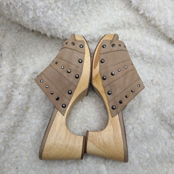 SuzZato Beige Leather Slide Wooden Platform Sandals‎ with Stud Accents Size 39 - Picture 6 of 9